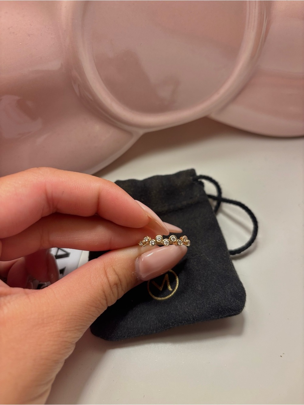 Mejuri Ziggy Ring in Gold with Clear Stones - Picture 2 of 5